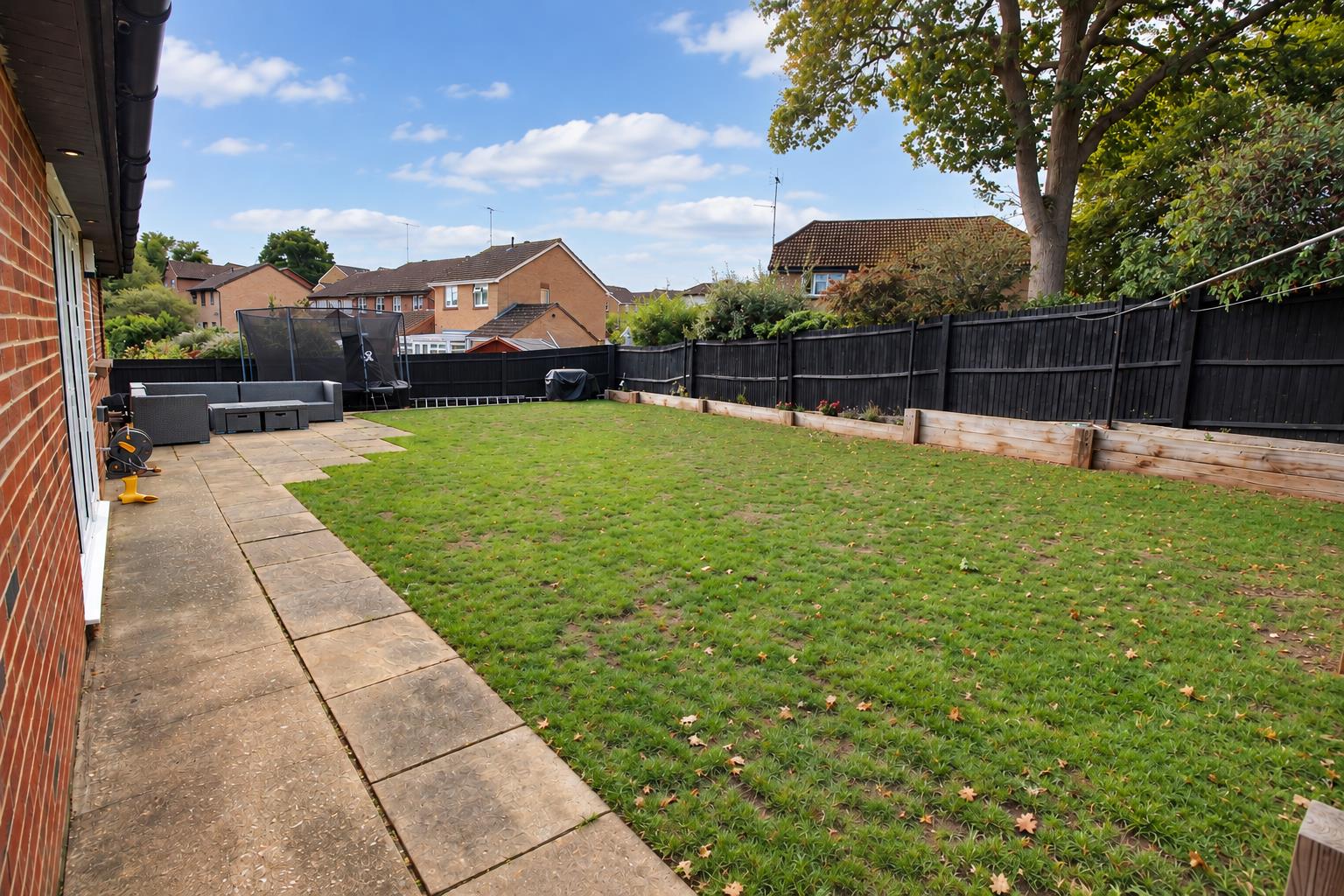 Simons Close, Tilehurst, Reading